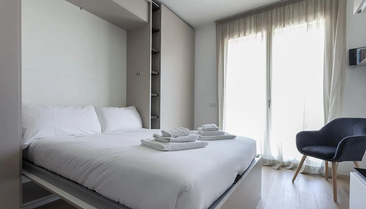 Italianway-Poma 61 Studio Milan Italy